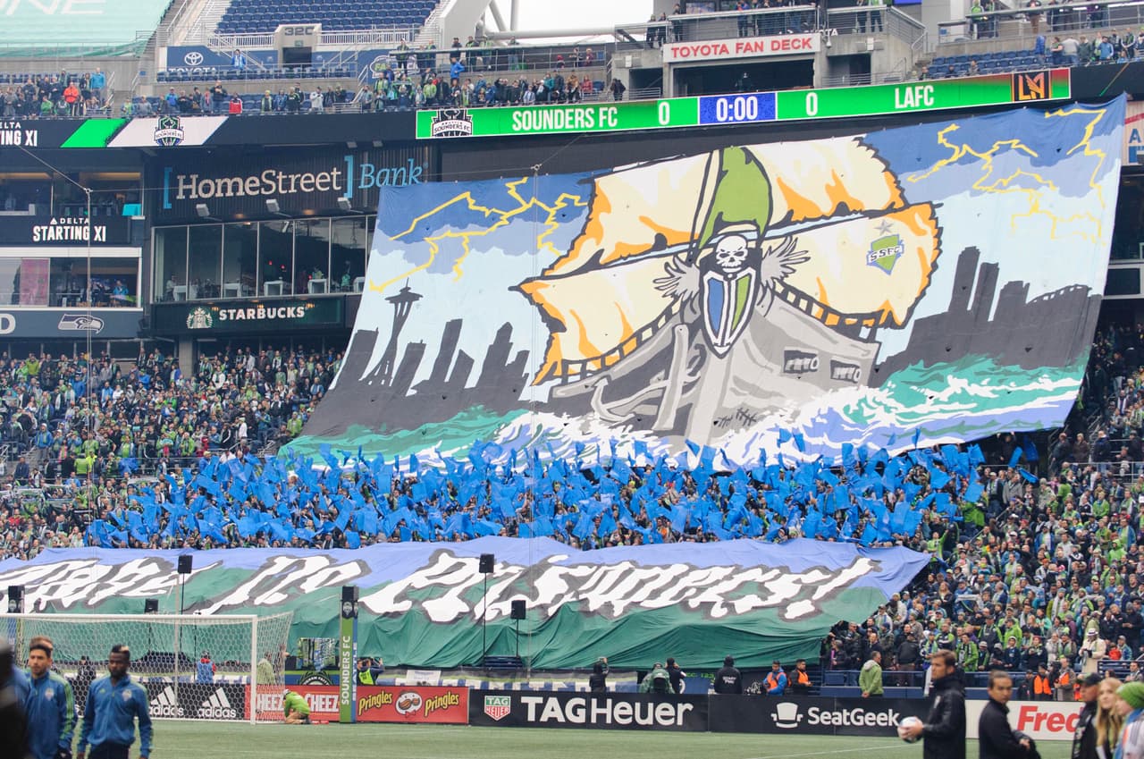 En Seattle se vivió un partido grande, entre los Sounders y Los Angeles FC. La afición del conjunto local estuvo a la altura del compromiso con este espectacular tifo. (USA Today Images)