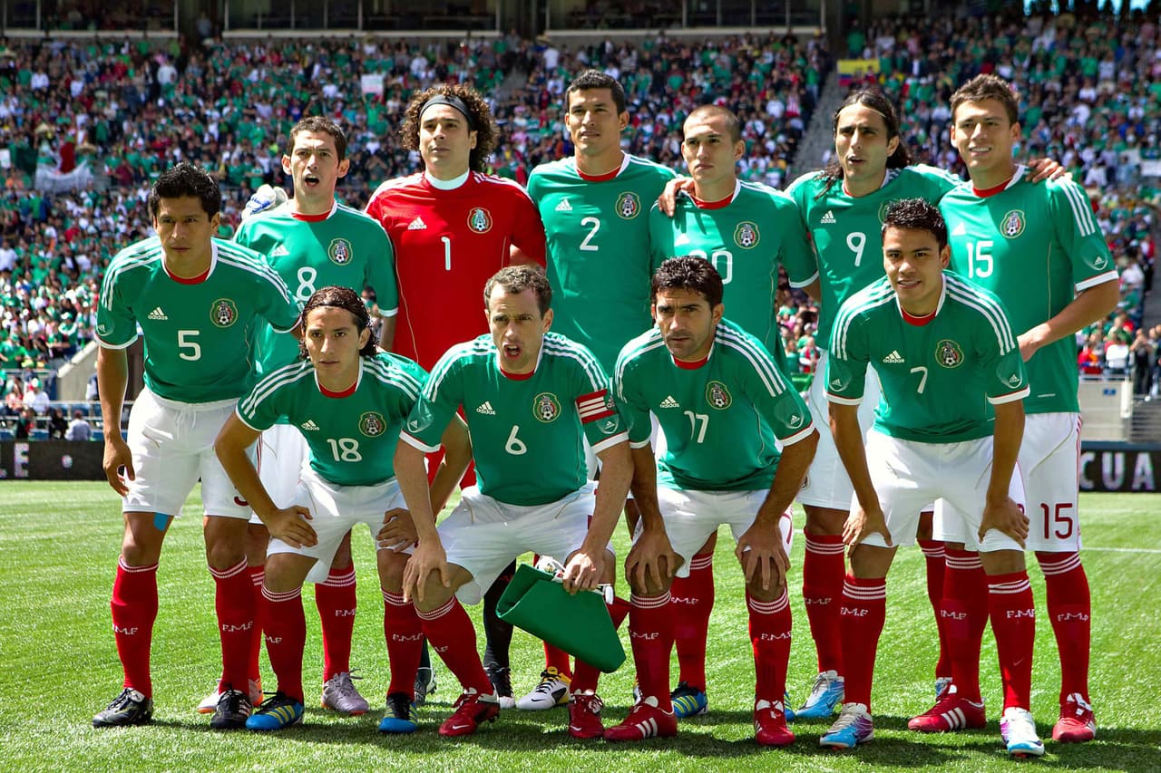 En 2011 también se usó el jersey verde en un partido amistoso contra ecuador.
