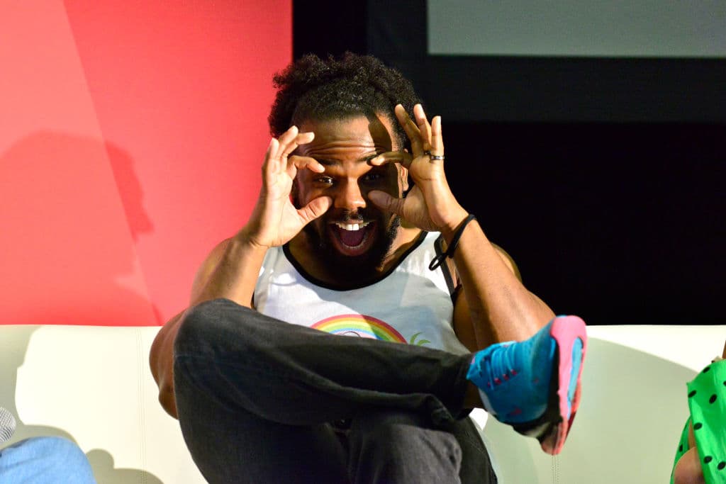 Nació en 1986 bajo el nombre de Austin Watson con más de 10 años de experiencia en la WWE.