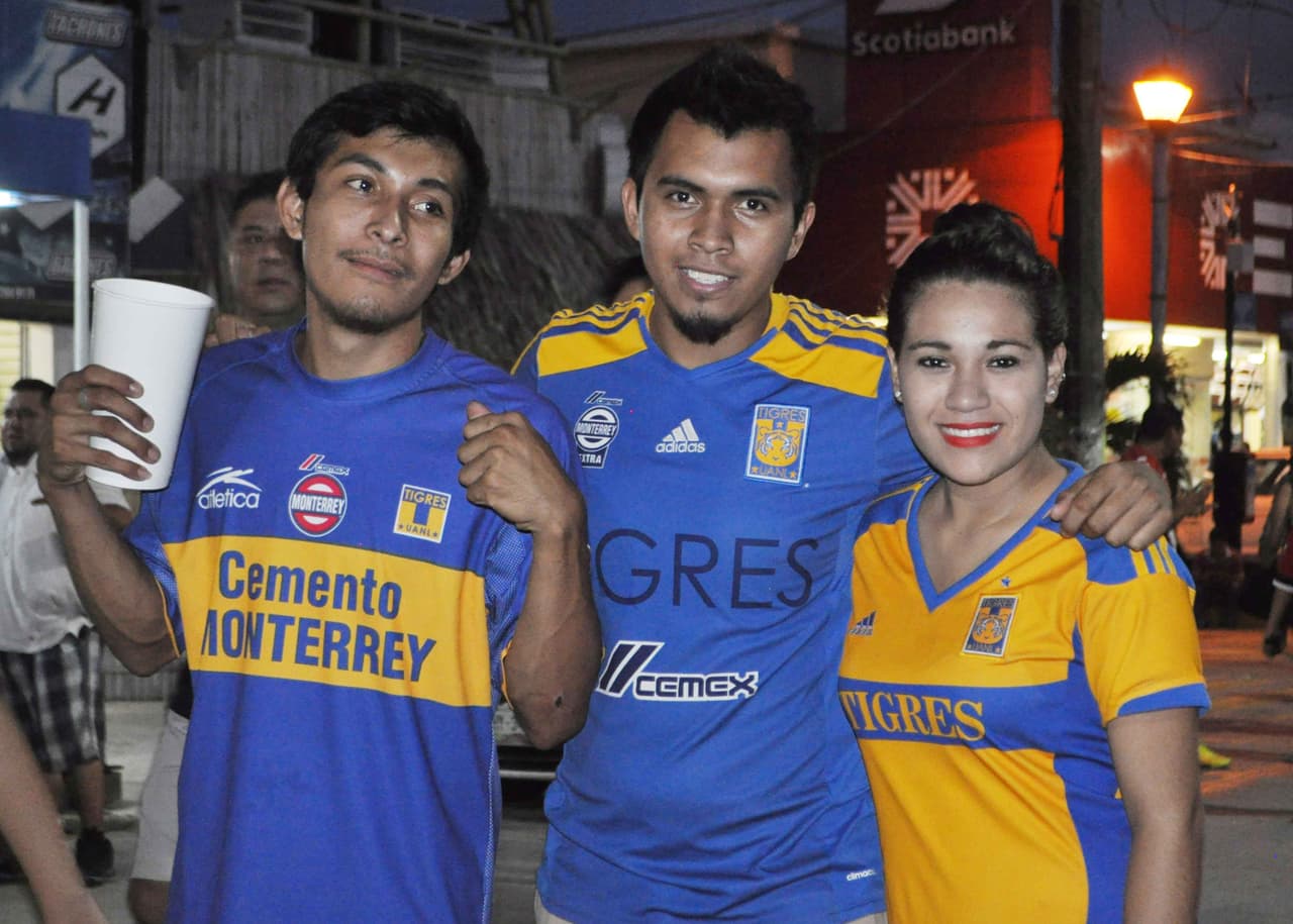 El colorido de la afición en la Jornada 16