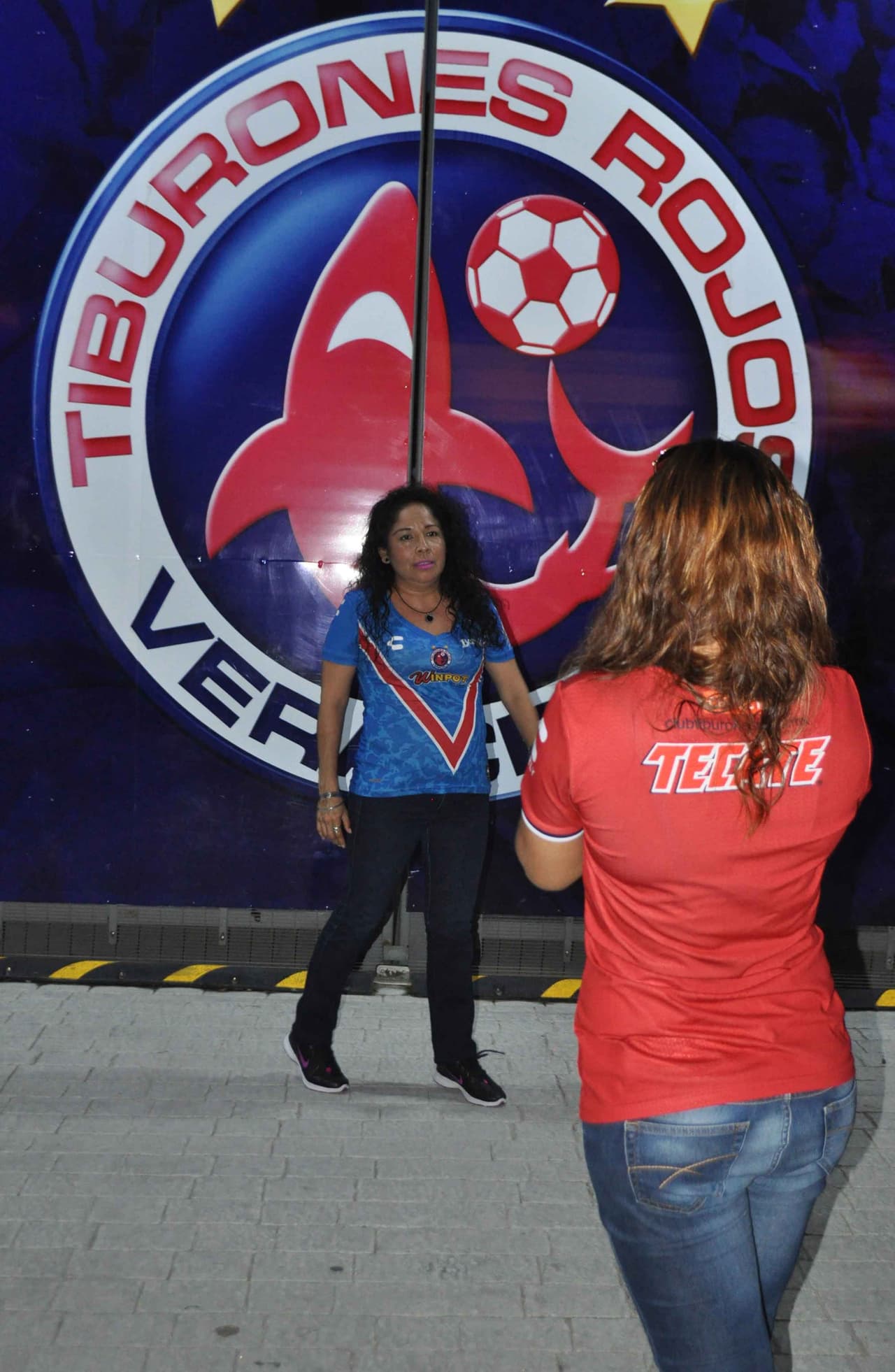 El colorido de la afición en la Jornada 16