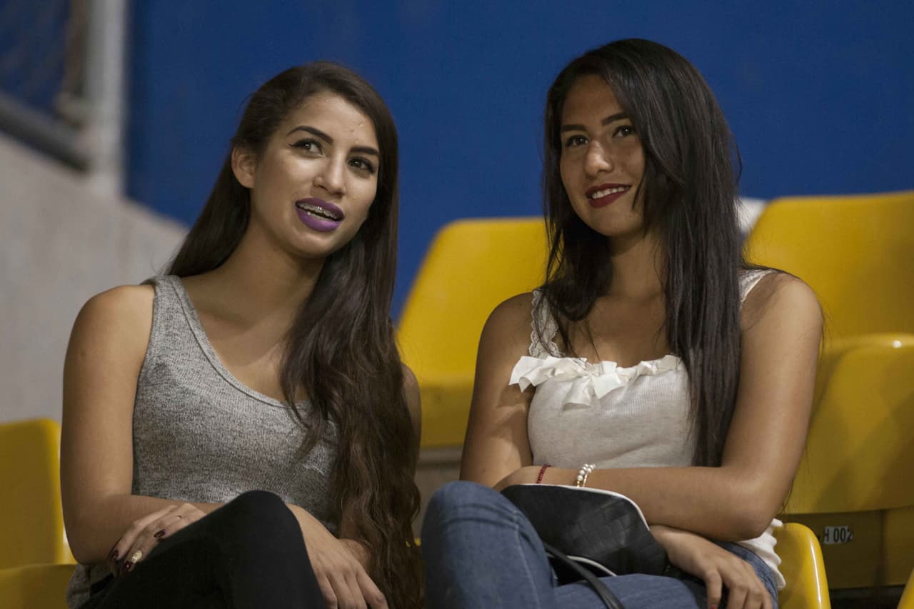 El colorido de la afición en la Jornada 16