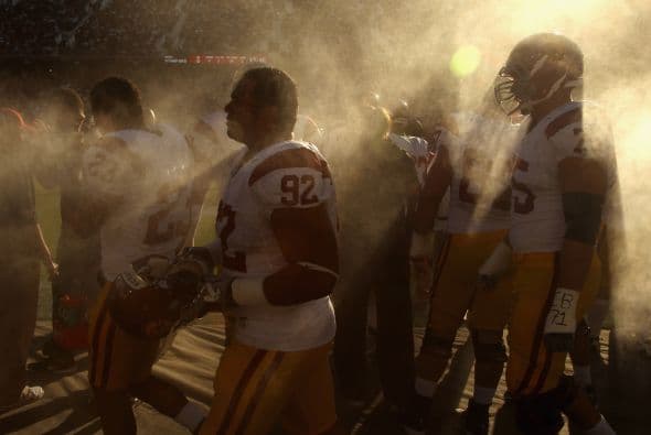 En nuestra serie de los cinco mejores prospectos por posición te presentamos a esos héroes en las sombras, los tackles ofensivos.