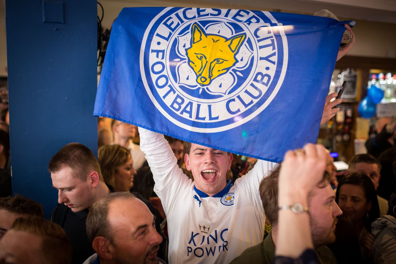 Los festejos habían comenzado un día antes luego del empate entre Manchester United vs Leicester, los aficionados sabían que ese resultado los ponía muy cerca del título. Desde Talinadia hasta Inglaterra se celebra.
