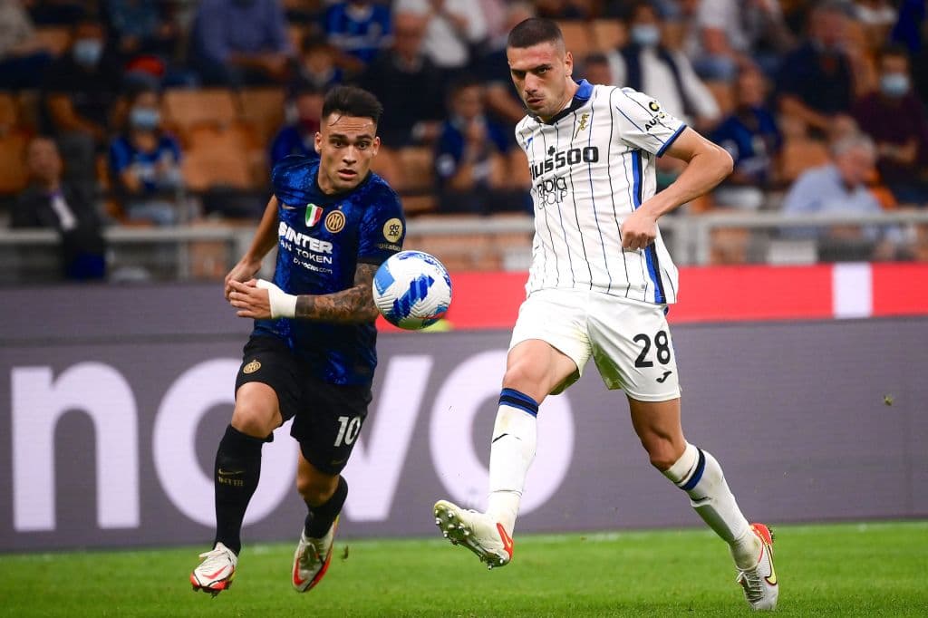 Inter de Milan y Atalanta empatan 2-2, Genoa y Hellas Verona empatan 3-3 y el Milan es el único que logra sumar tres putnos tras vencer 1-2 al Spezia.