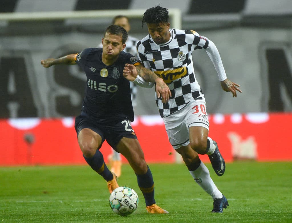 ‘Tecatito’ abrió la feria de goles a los 47’ de juego. Oliveira (59’) hizo el segundo; Marega (67’, 71’) marcó doblete y Díaz (90+2’) cerró la cuenta. El siguiente compromiso del Porto en la Primeira Liga, será ante el Marítimo, mientras que Boavista se medirá con el Moreirense.