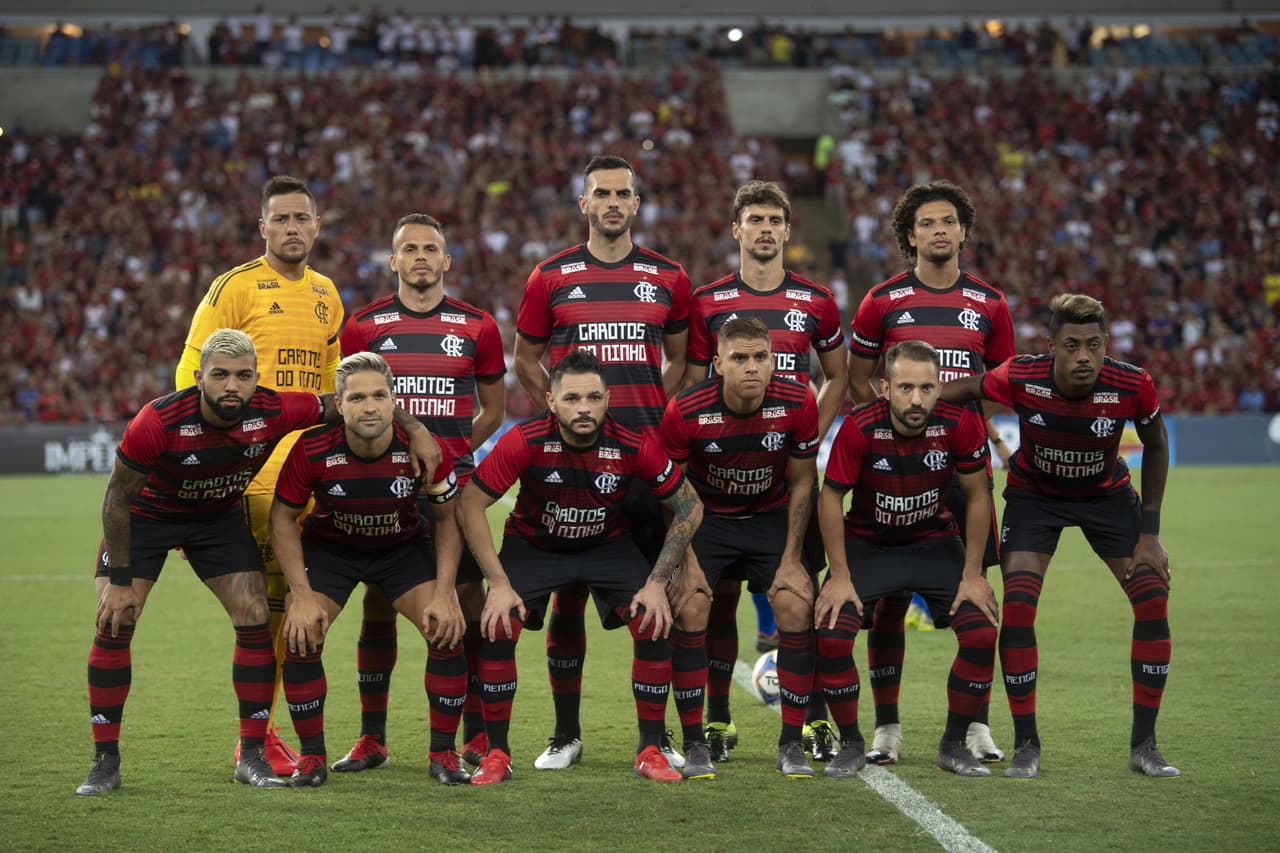 Flamengo: el equipo 'más popular del mundo' sigue con su deuda internacional, además de los recientes pinchazos en el fútbol local. Sin embargo, espera quedarse con el Grupo D con jugadores como Diego Alves, Diego Ribas, Giorgian De Arrascaeta, Gabriel, Lucas Silva y Fernando Uribe.