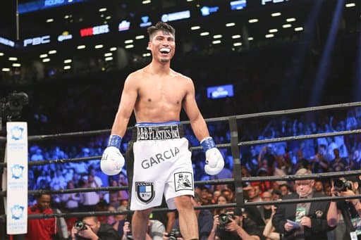 Mikey García regresó después de estar dos años fuera y noqueó a Elio Rojas.