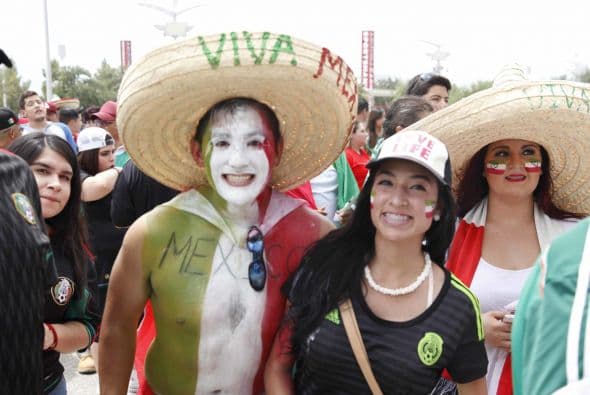 La afición en Estados Unidos llegó a Phoenix con todo su colorido para ver a México y Guatemala enfrentarse en la Copa Oro 2015.