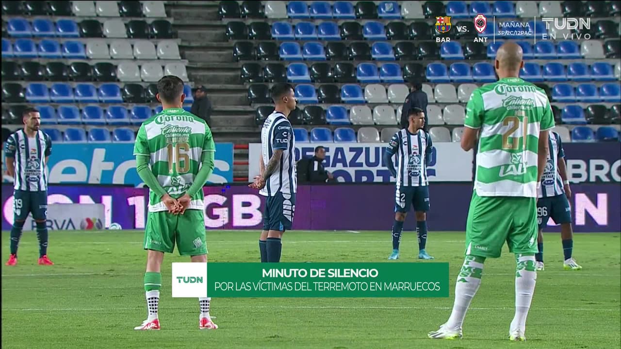 Arranca el partido y la pelota está en juego.