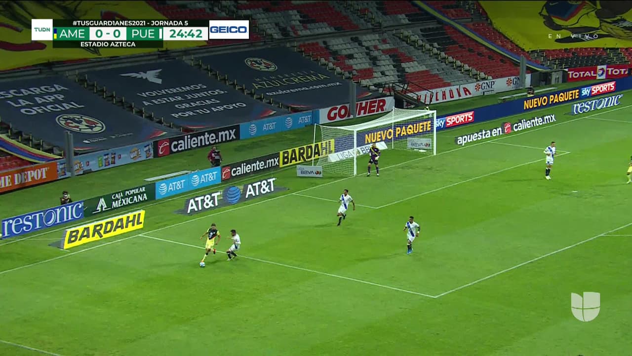 ¡TIRO ATAJADO! disparo por Antonio López.