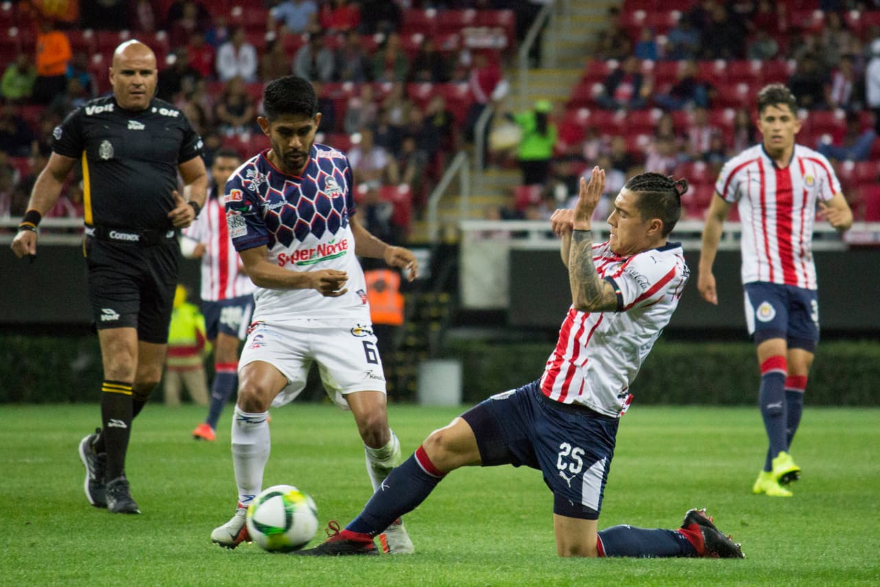 Conforme iba avanzando el partido a los Cimarrones les iba costando más trabajo la recuperación de la pelota y llegar con claridad como al comienzo.