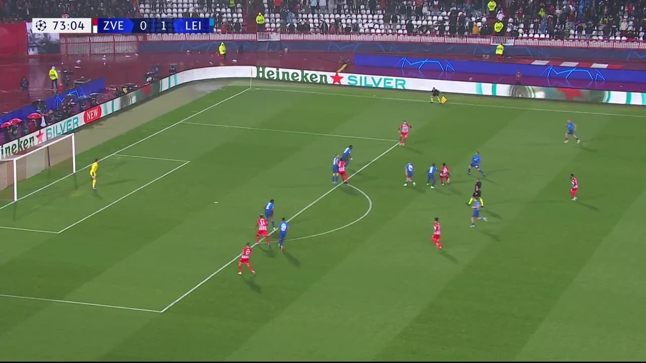 ¡TIRO ATAJADO! disparo por Peter Olayinka.