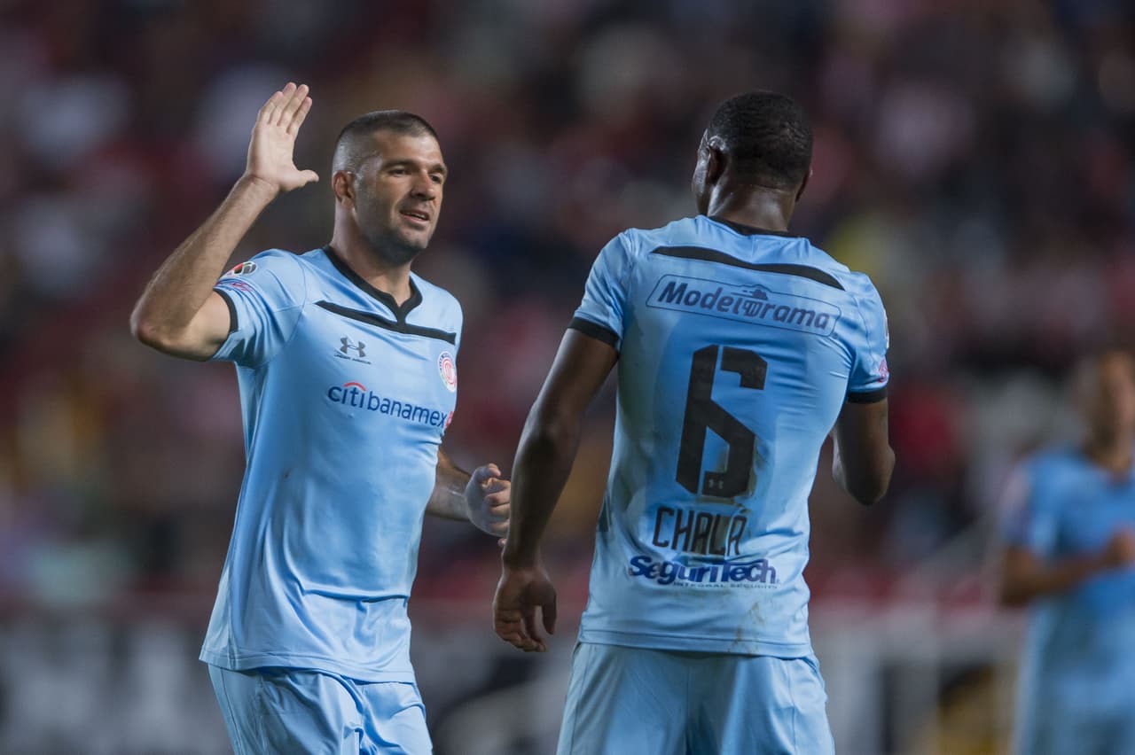 Necaxa inició ganando con el tanto de Mauro Quiroga pero Toluca igualó gracias a la aparición de Emmanuel Gigliotti. Con el empate, Los Rayos se mantienen en 5º y los Diablos Rojos en 16to. lugar.
