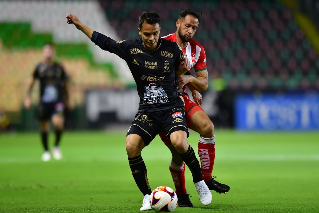 Con goles de Joel Campbell, Santiago Colombatto y Ángel Mena, León consigue un urgido triunfo 3-1 sobre Necaxa y se acerca a los puestos de liguilla. Necaxa es el peo equipo del torneo con 7 unidades.