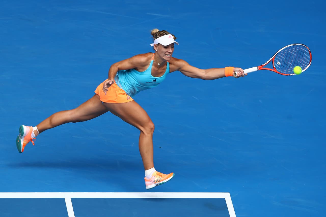 La alemana Angelique Kerber, número uno del mundo y defensora del título, se abrió paso a los octavos de final del Abierto de Australia con una victoria ante la checa Kristyna Pliskova (58), por 6-0 y 6-4.