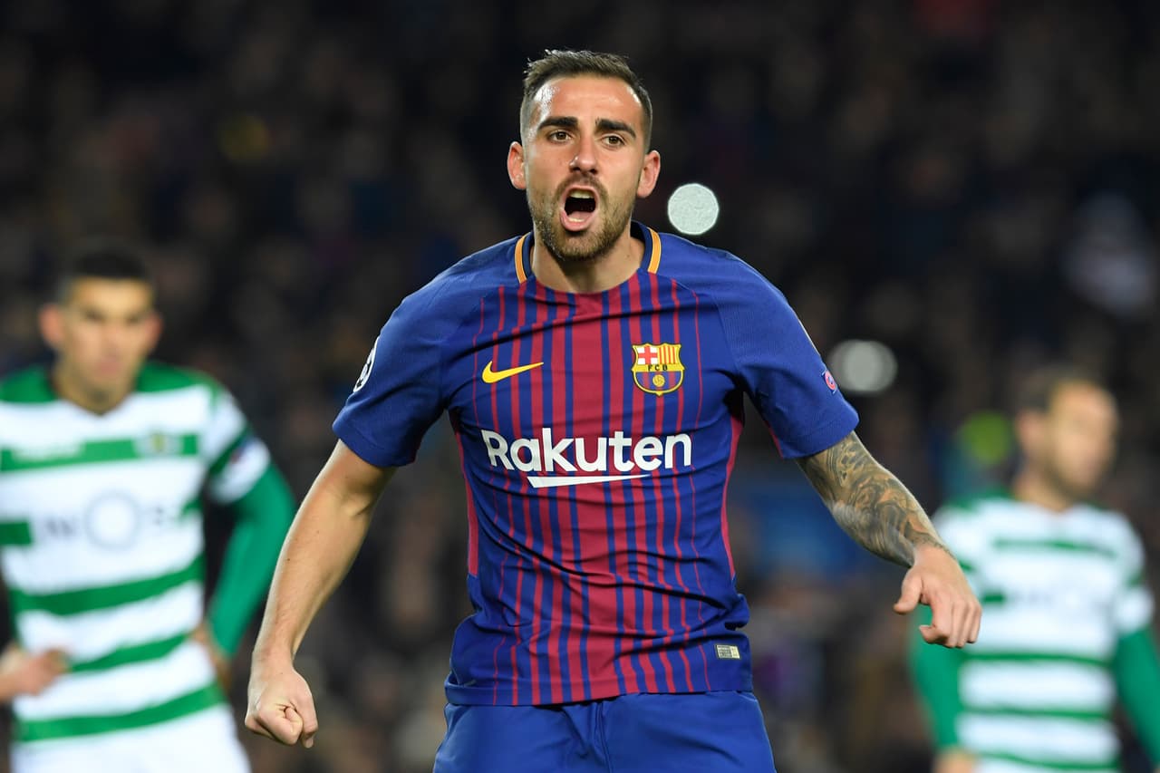 Centro de Denis Suárez desde el tiro de esquina y Paco Alcácer saltó en el área chica para cambiarle el rumbo al balón.