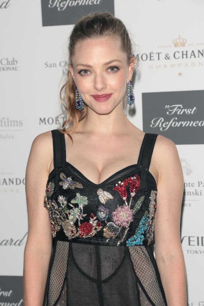 In time (2011) - Ambientada en una sociedad futura. El hallazgo de una fórmula contra el envejecimiento trae consigo no sólo superpoblación, sino también la transformación del tiempo en moneda de cambio que permite sufragar tanto lujos como necesidades.
<br>