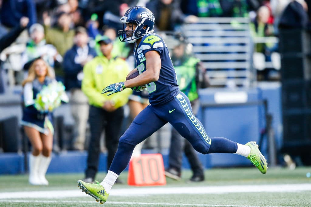 <b>Tyler Lockett, WR Seattle</b>. Empatado en el cuarto lugar en la liga (10) en recepciones de touchdown. Aunado a ese dato, sumó 965 yardas por rcepción y 57 pases atrapados.