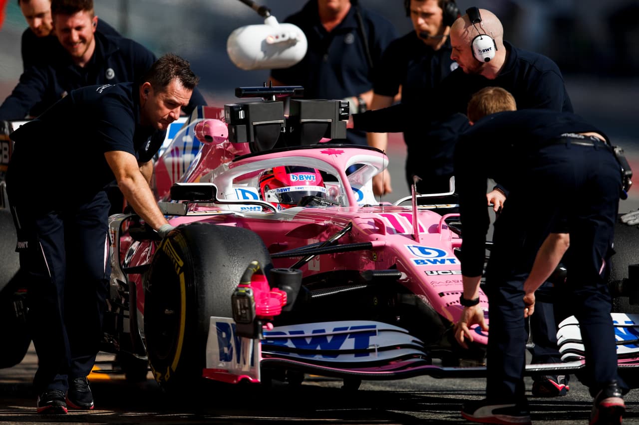 La gran sorpresa de la jornada fue la actuación del mexicano Sergio Pérez, tercero con su Racing Point, a 399 milésimas de Hamilton. Max Verstappen (Red Bull) quedó cuarto.