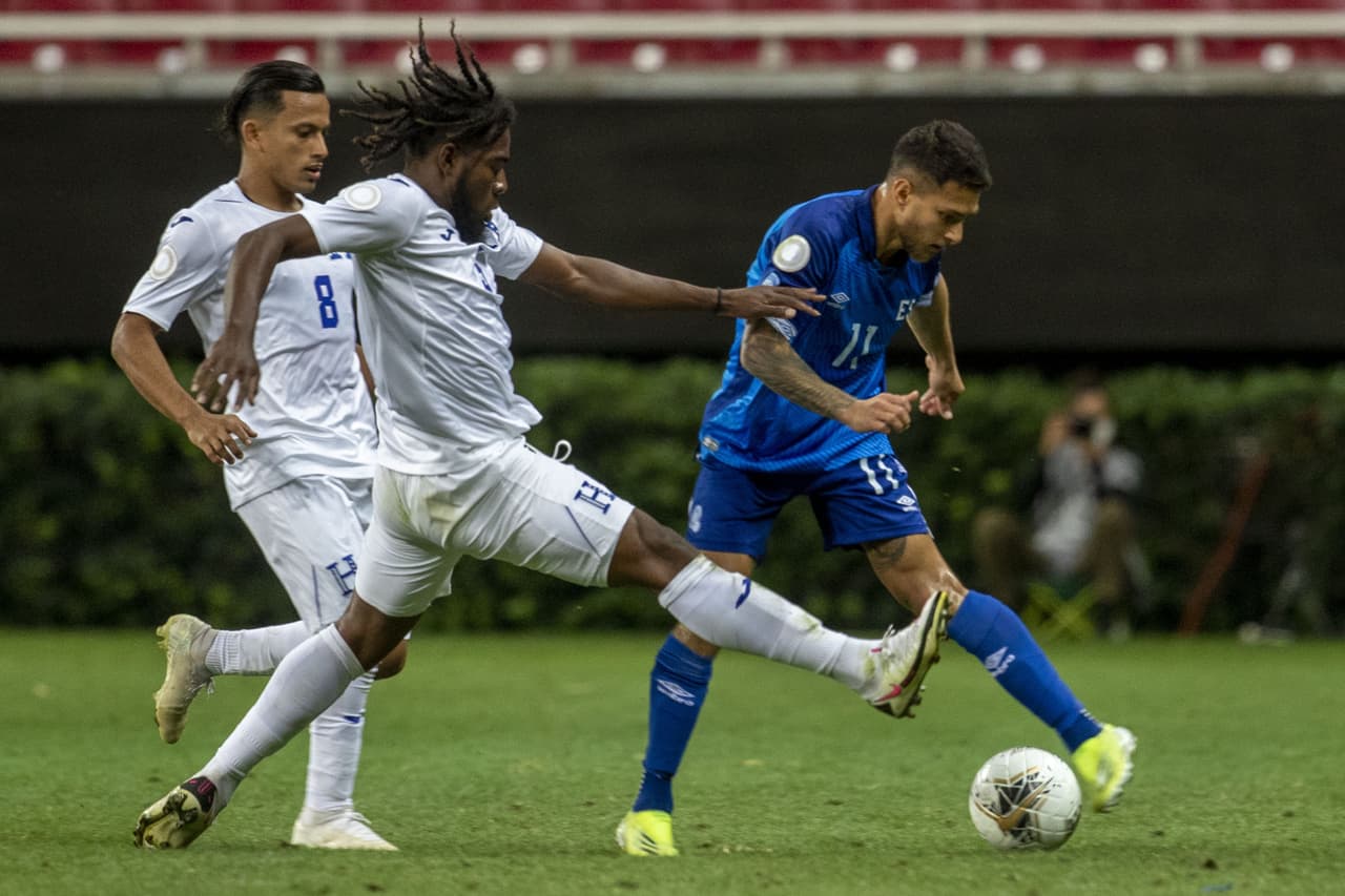 Marvín Márquez y Douglas Martínez fueron los encargados de anotar en el entretenido empate entre la selección de El Salvador y Honduras.