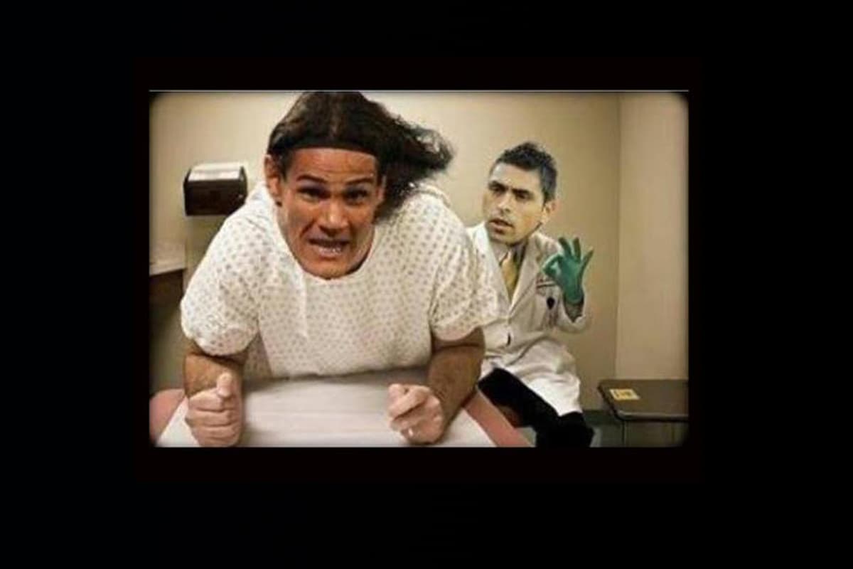 Mira los mejores memes del 'dedazo' de Gonzalo Jara a Edinson Cavani en el partido Chile-Uruguay en cuartos de final de la Copa América 2015 (Twitter).