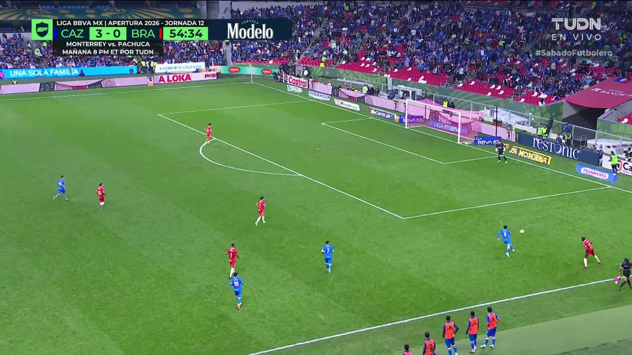 ¡GOL!  anota para Cruz Azul. Agustín Palavecino