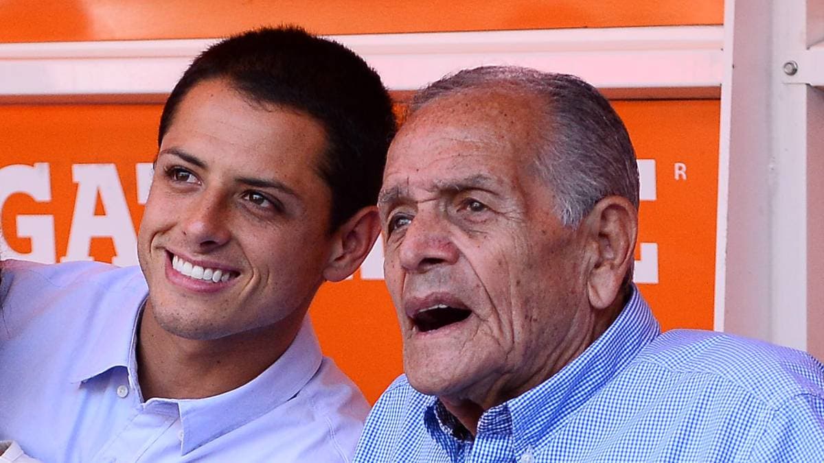 <b>Tomás Balcázar</b>, abuelo de Chicharito, curiosamente también logró anotarle a Francia en Copa del Mundo al igual que su nieto.