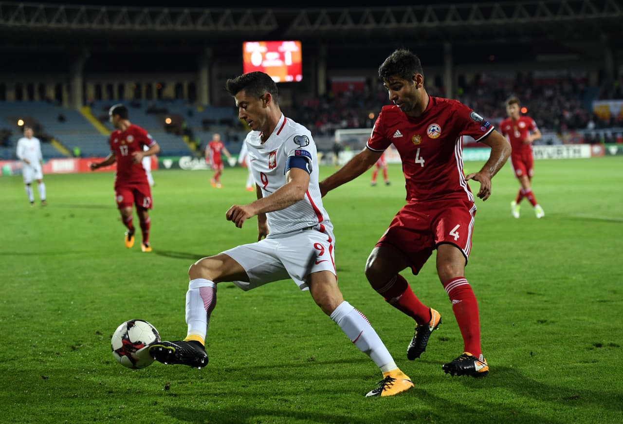 Luego llegó el espectáculo de un Lewandowski que mostró su poderío goleador.