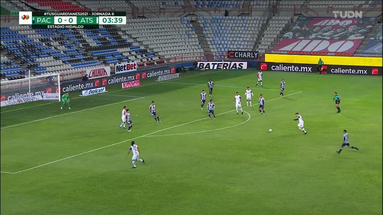 ¡TIRO ATAJADO! disparo por Aldo Rocha.