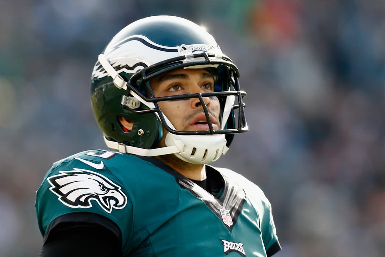 PHILADELPHIA, PA - NOVEMBER 23: Quarterback Mark Sanchez #3 of the Philadelphia Eagles looks on in the second quarter against the Tennessee Titans at Lincoln Financial Field on November 23, 2014 in Philadelphia, Pennsylvania. (Photo by Jeff Zelevansky/Getty Images)
