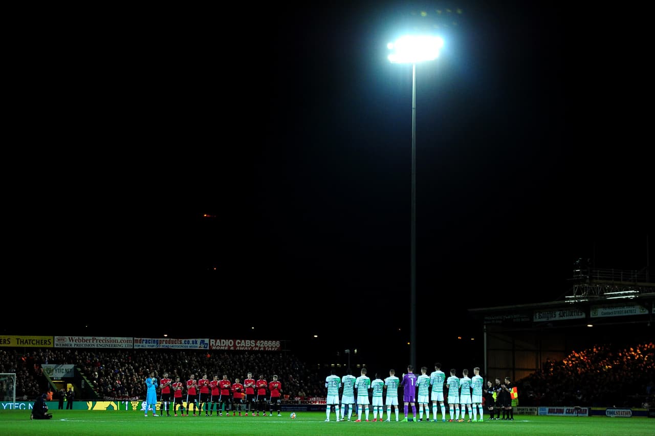 Así estaba el marco en el pequeño estadio del sur de Inglaterra. Simplemente maravilloso.