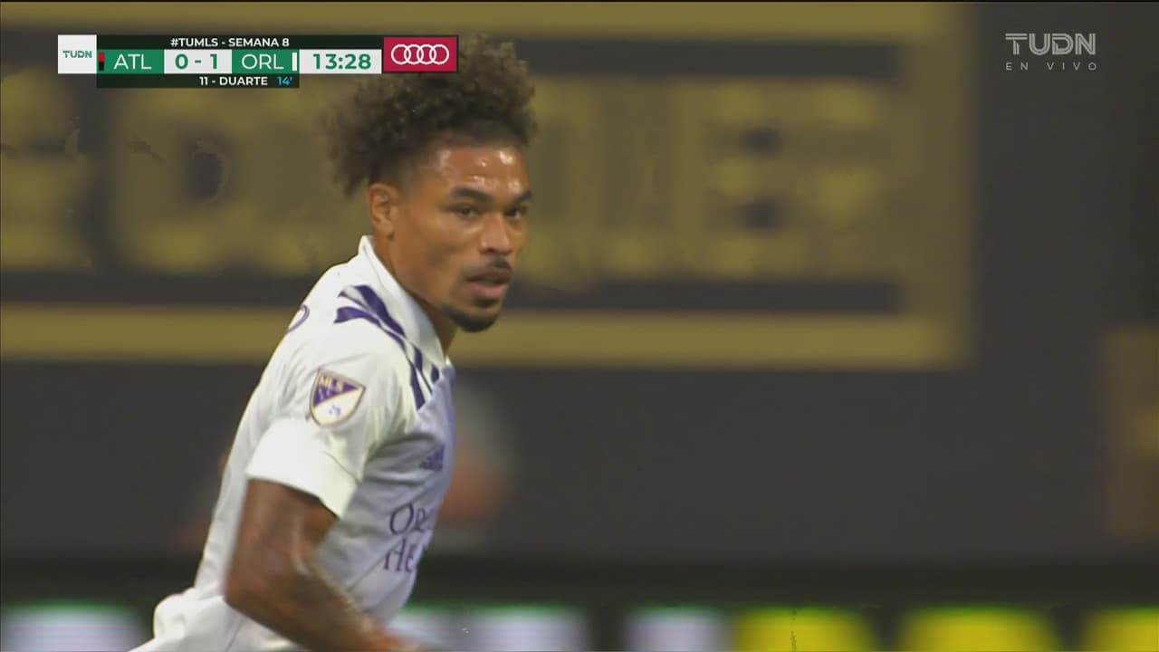 ¿Quién lo marca? Júnior Urso sorprende a todos en el área y anota el 0-1 para Orlando City