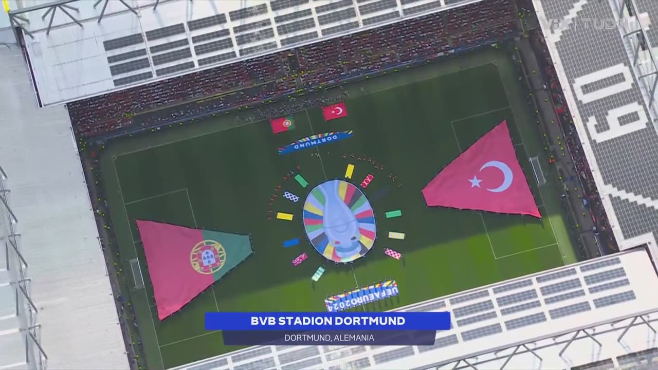 Suena "La portuguesa" y "Istiklal Marsi" en el Signal Iduna Park