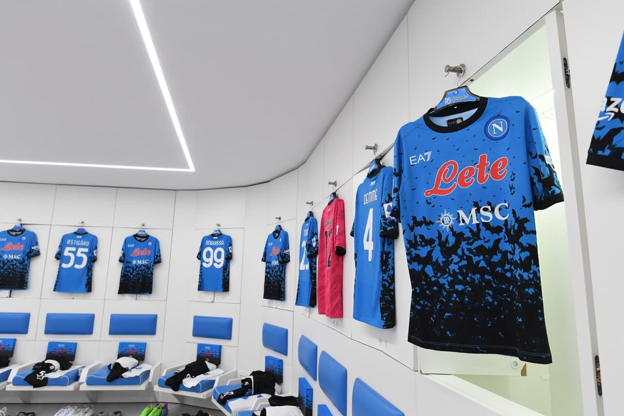 Napoli presenta una edición especial del jersey de local