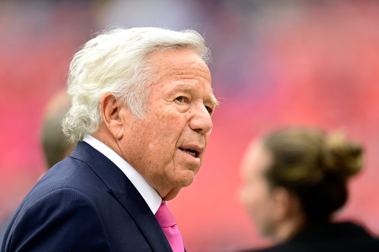 El dueño de los Patriots está siendo investigado y podría ir a la cárcel.