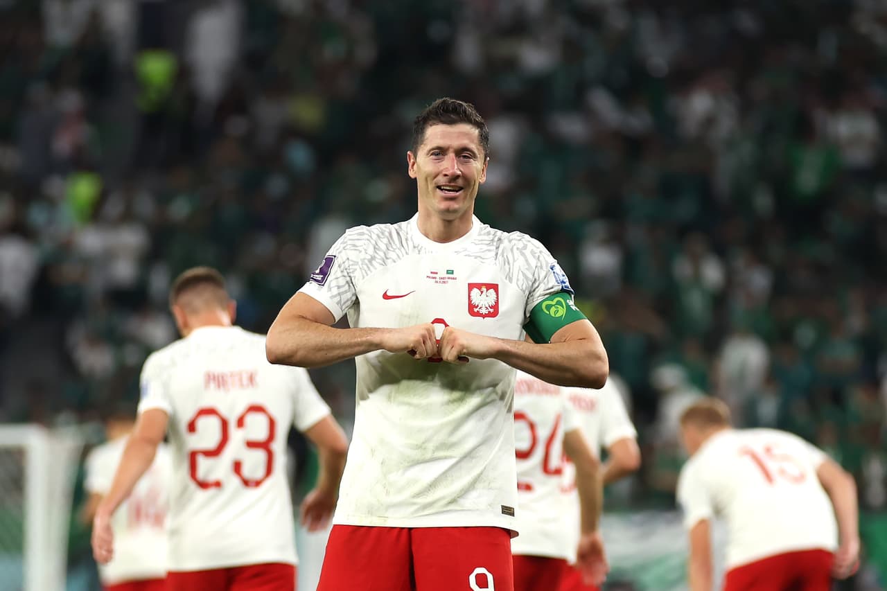 Zielinski y Lewandowski hicieron los goles con los que Polonia derrotó a Arabia Saudita y aspira a los Octavos de Final del Mundial Qatar 2022.