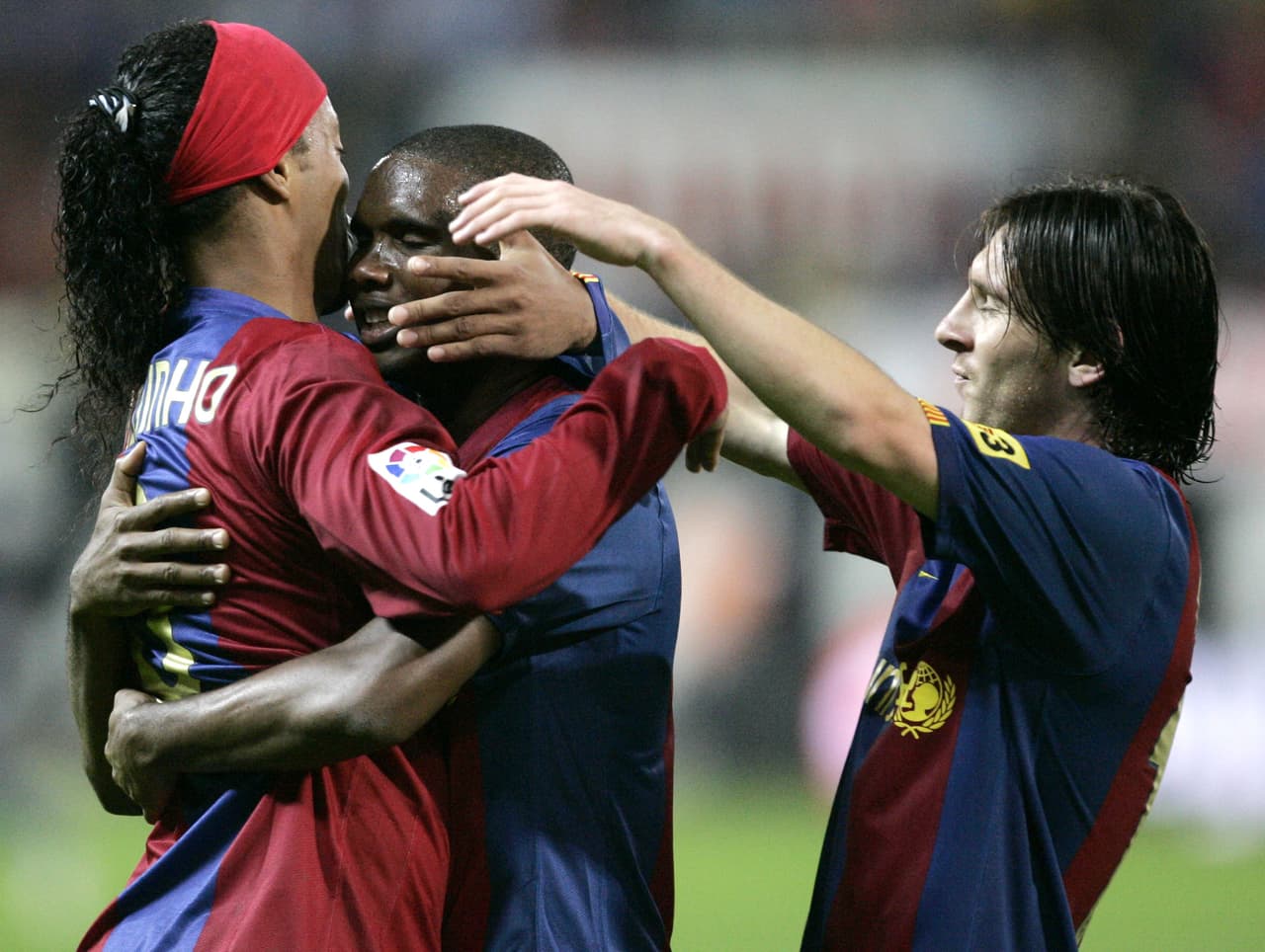 La comunión entre Ronaldinho (57’) y Eto’o derivó en el cuarto de la noche. A once minutos del silbatazo final, Messi (79’) anotó su doblete y el ‘tiro de gracia’ lo puso Andrés Iniesta (90’). Así fue el escandaloso 6-0 que tambaleó la carrera del ‘Vasco’ Aguirre.