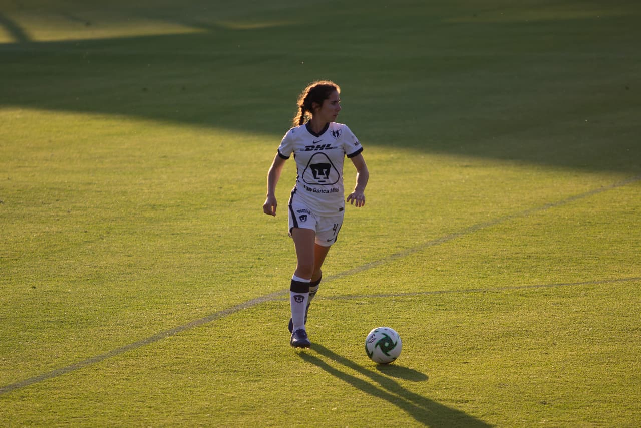 Pumas y Rayadas empatan en la ida de los Cuartos de Final | Las universitarias marcaron el 1-1 en los últimos minutos del juego en Cantera.