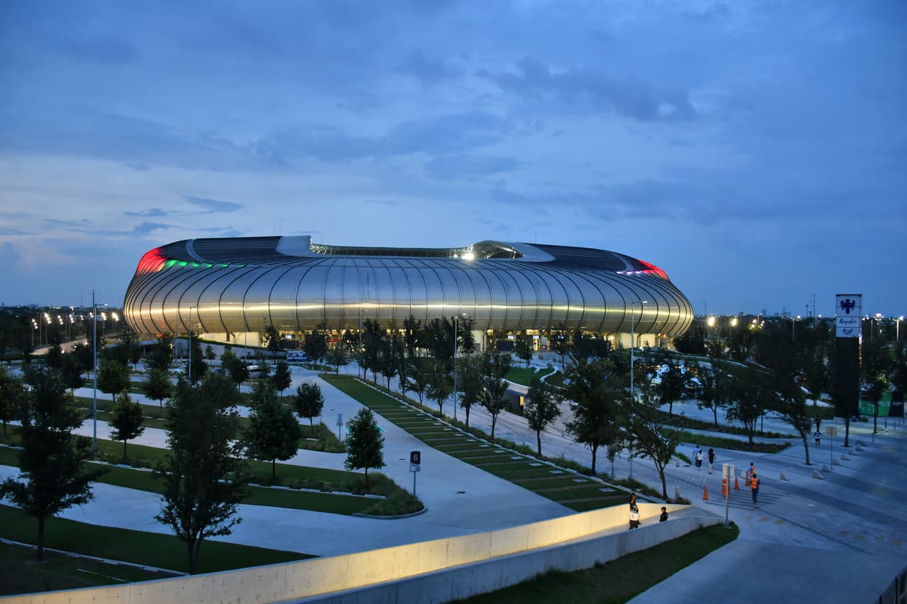 Aunque el cilma no era favorable, varios aficionados llegaron hasta el BBVA Bancomer para vivir este juego de Copa MX con la ilusión de la clasificación.