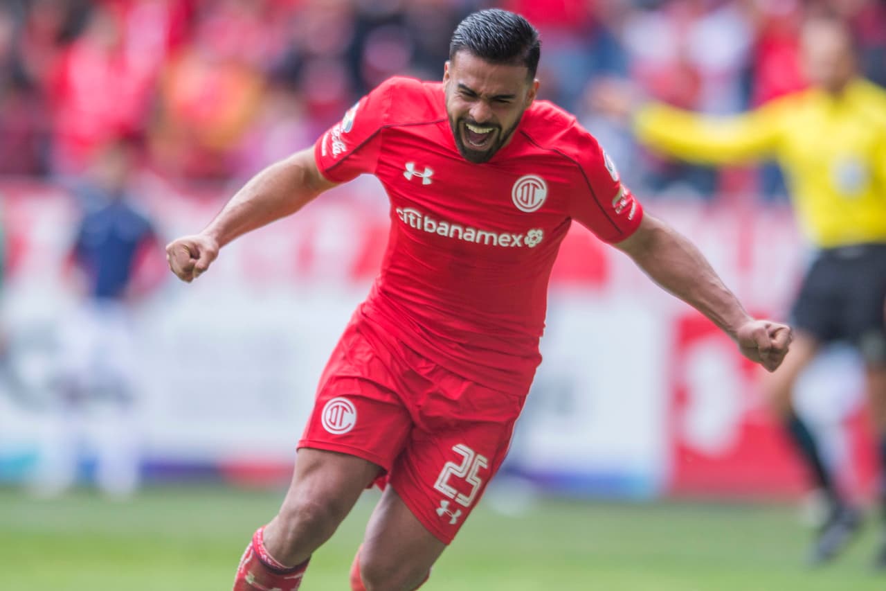 Toluca se impuso 2-1 contra Monterrey y se metió entre los ocho mejores del Clausura 2018 gracias a su triunfo, que estuvo marcado por la temprana expulsión del colombiano Avilés Hurtado.