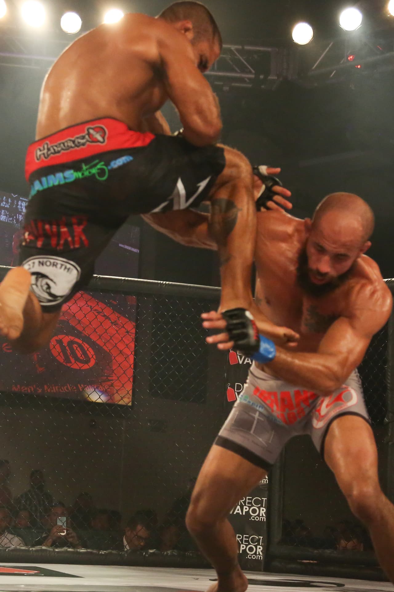 Gesias ‘JZ’ Cavalcante demostró absoluto dominio sobre Rob Turnquest. El brasileño de 33 años llegó a 21 victorias, 9 nocáuts. Su rival, Rob Turnquest, llega a un registro de 6 triunfos y 3 derrotas.