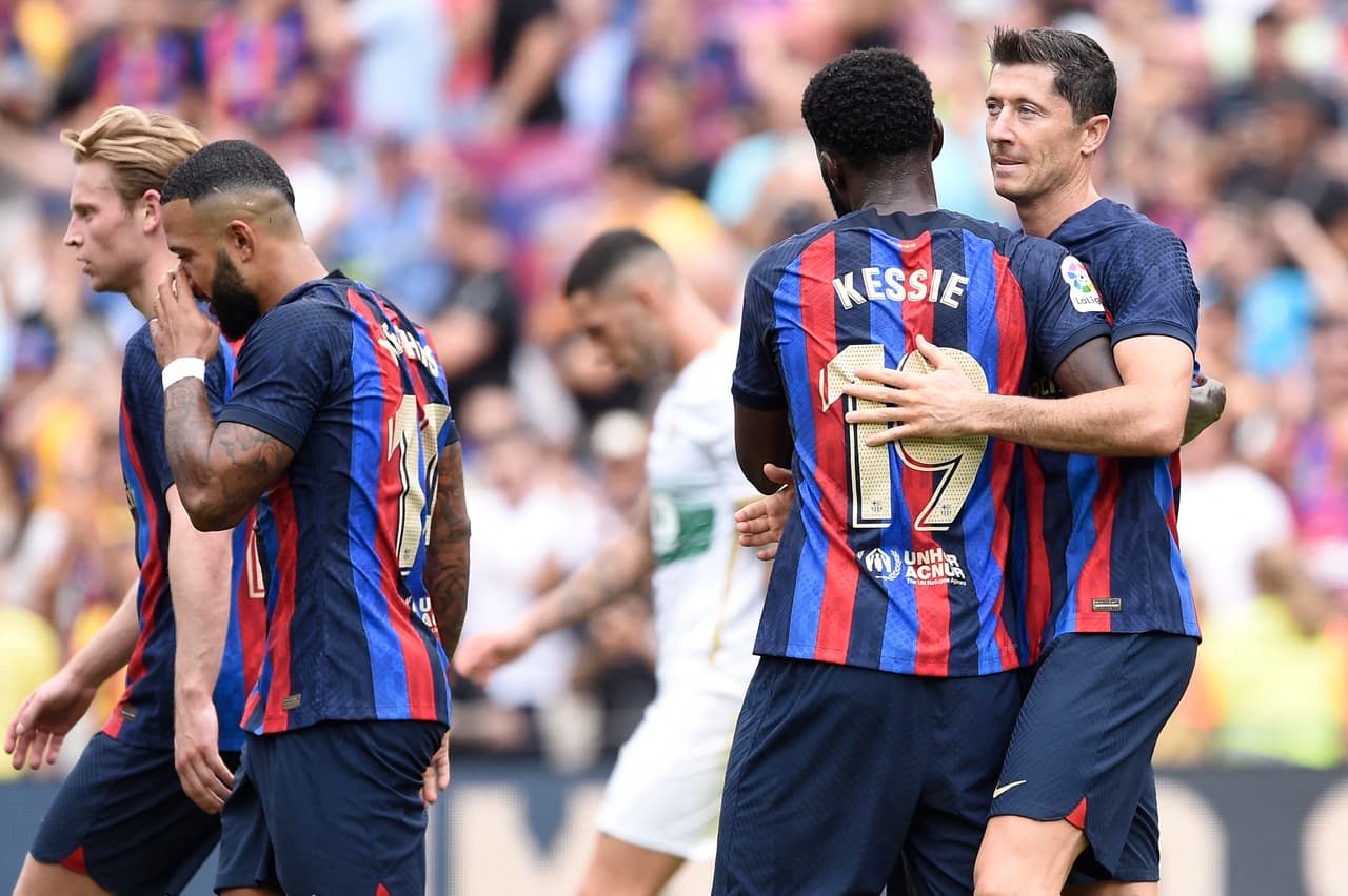 El jugador polaco se anotó un doblete en el triunfo del Barcelona por 3-0 ante el Elche.