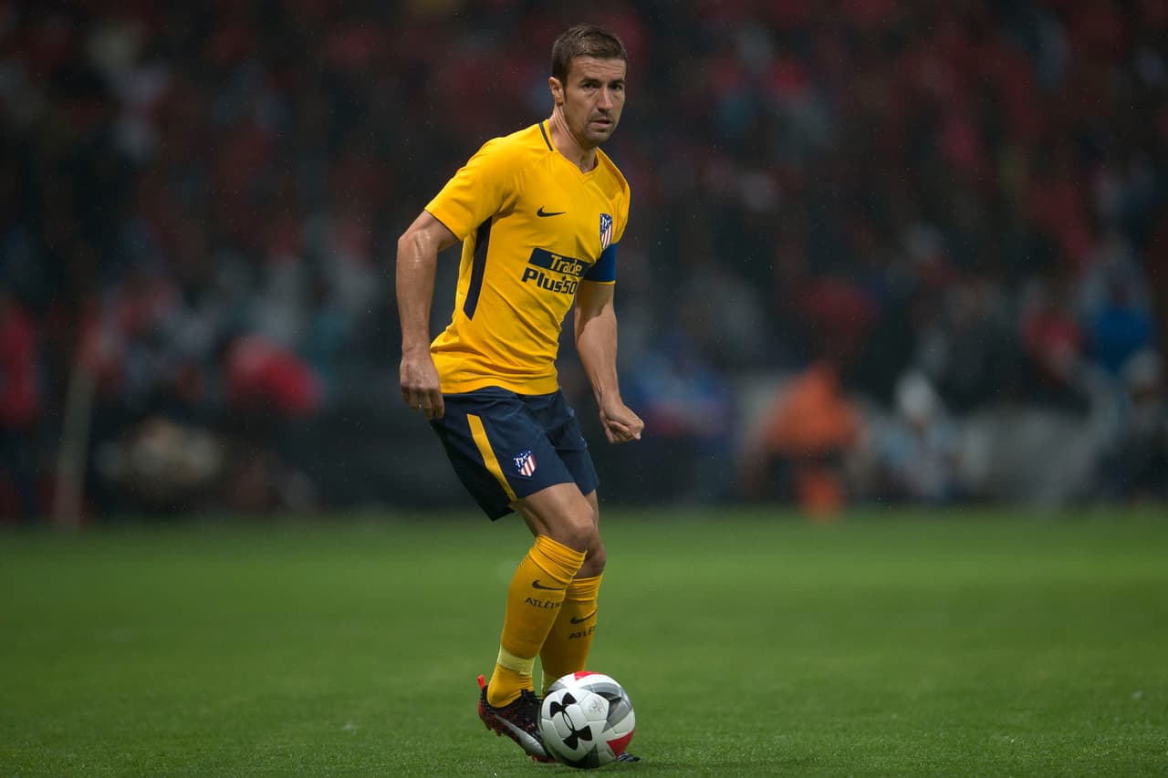 Aunque en el mediocampo el capitán Gabi también daba de qué hablar.