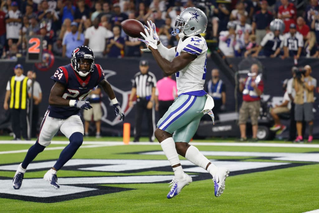 Un envío de touchdown a Allen Hurns, de 3 yardas por parte de Prescott, le dio ventaja de 13-10 a los Cowboys a inicios de la segunda mitad.
