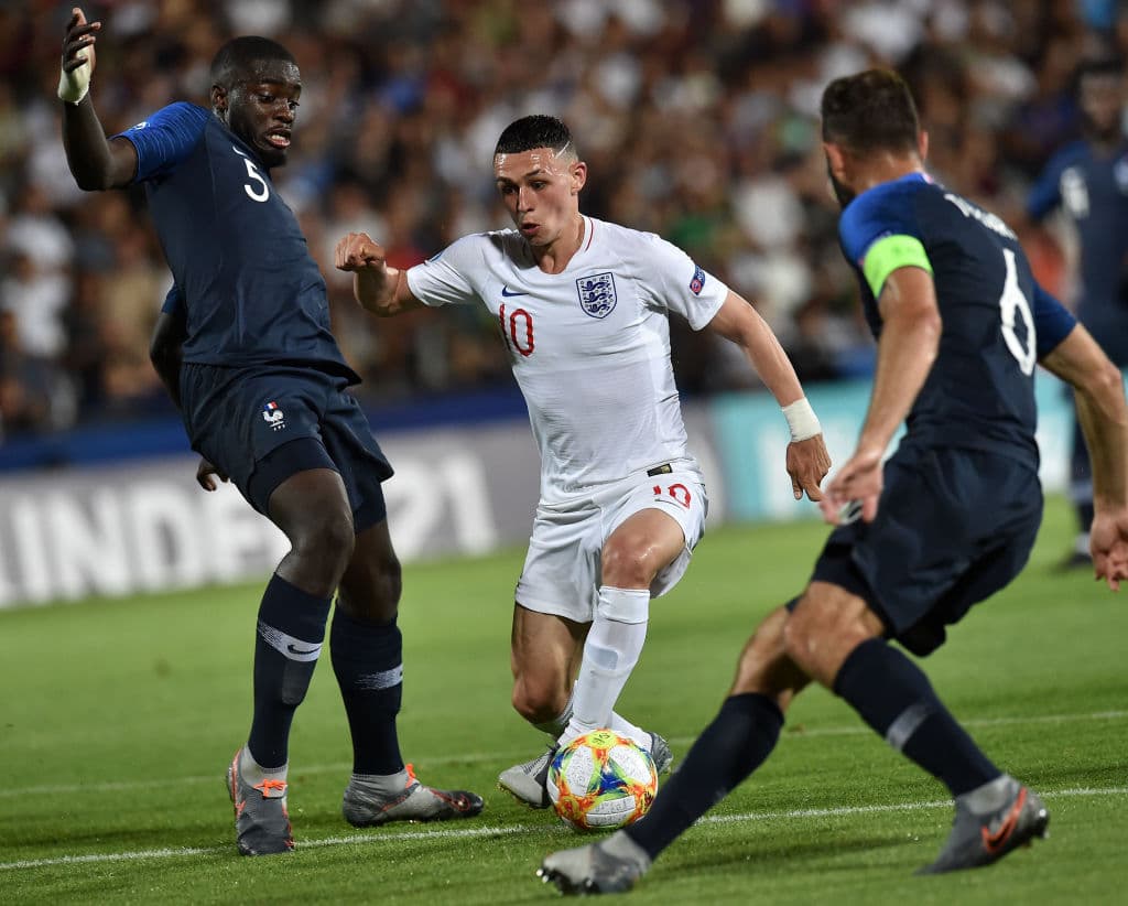 Tras una intensa primera mitad, el juego pasó al segundo tiempo con un ritmo de partido similar, que se quebró pasada la hora de partido.