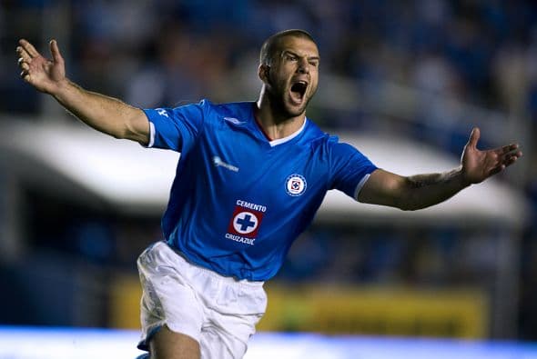 En el Apertura 2009 un argentino rompió las redes. Emmanuel Villa, con el Cruz Azul, anotó 17 goles.
