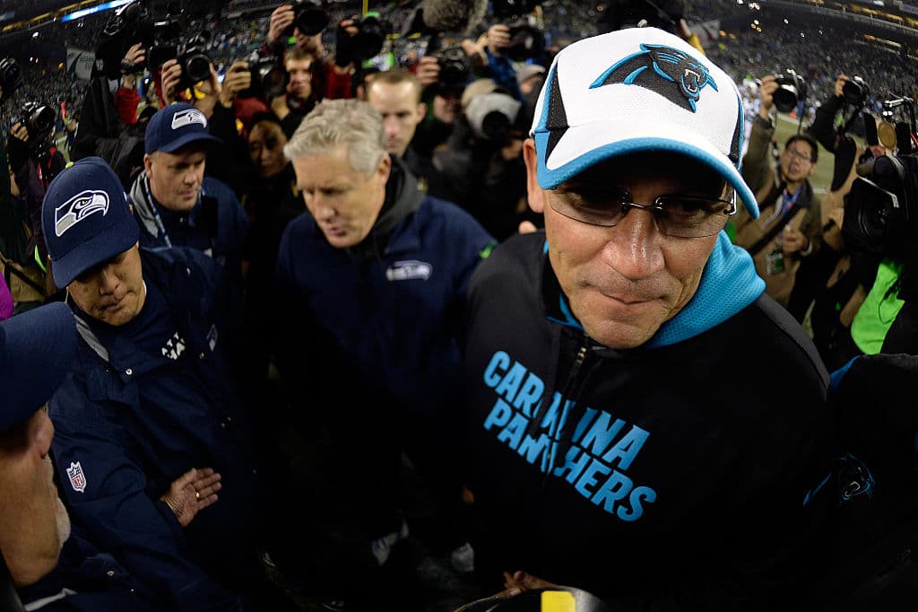 En 2015 vivió su mejor temporada con el equipo, con un récord de 15-1, disputó el Super Bowl 50, pero perdió con los Broncos de Denver.