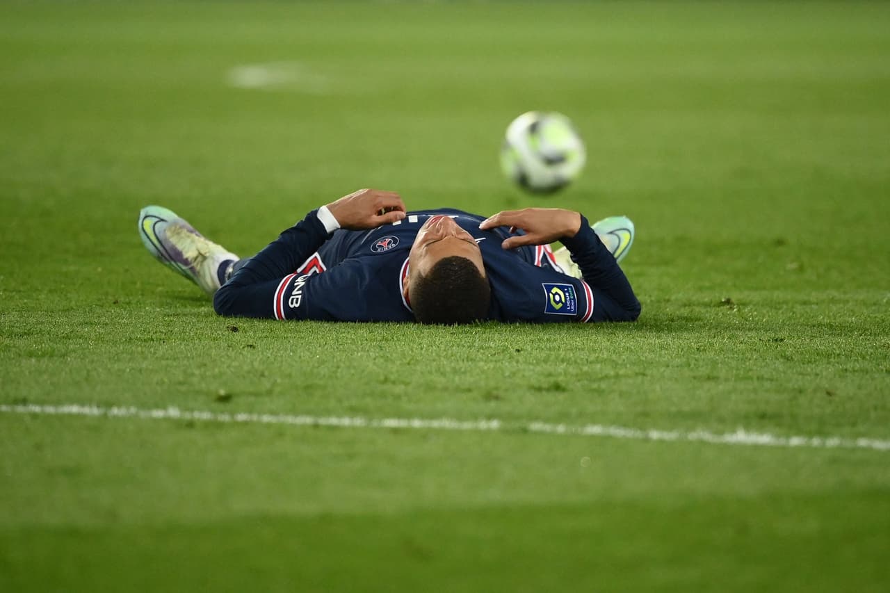 El PSG goleó al Lorient gracias a los dobletes de Neymar y Mbappé, así como otro tanto de Messi.