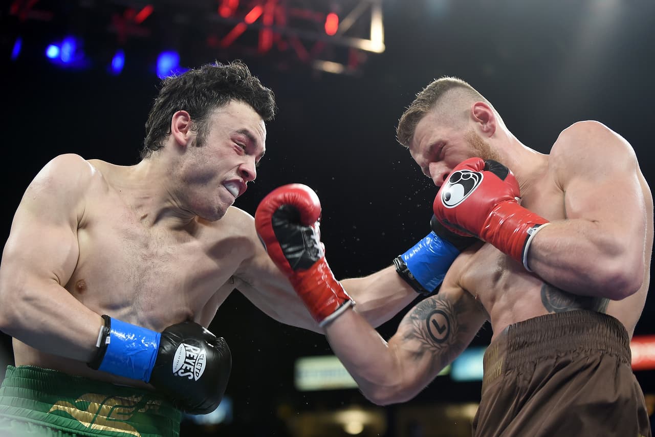 Deberá tener cuidado porque es un arma de dos filos, los contragolpes del ‘Canelo’ son peligrosos pero si Chávez impacta en los primeros cuatro rounds puede hacer mucho daño al rival. 
<br>